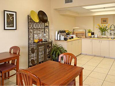 Baymont Inn & Suites Orlando/Universal Area Restaurante foto